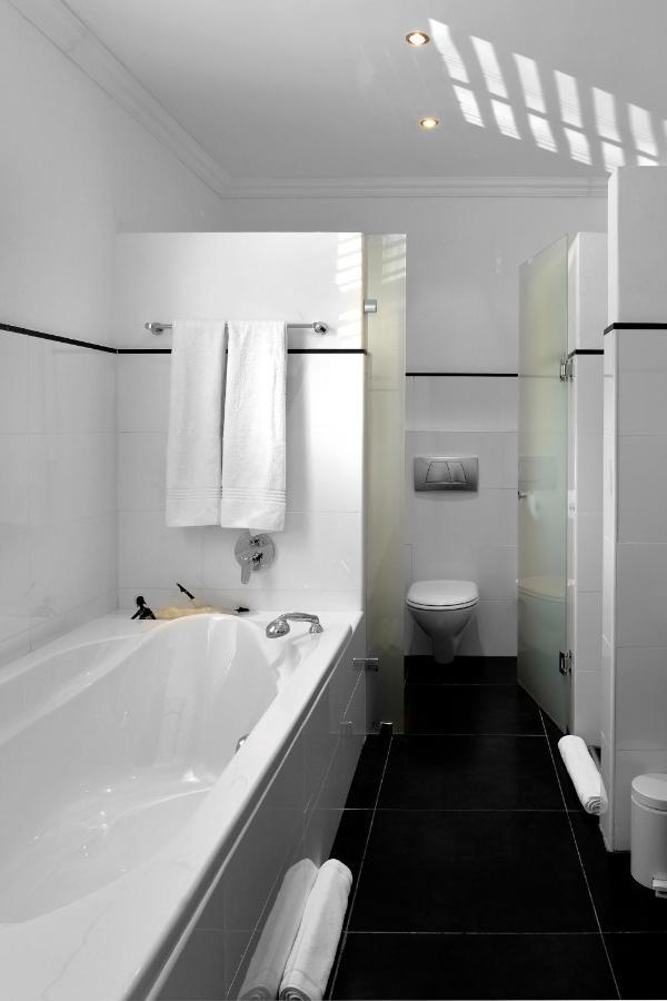 Plumwood Boutique Hotel By The Living Journey Collection Franschhoek Exterior photo